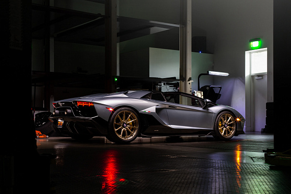 Фото дисков HRE S104SC Глянцевое темное золото на Lamborghini Aventador