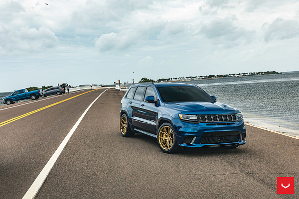 Фото дисков Vossen HF-5 Глянцевое золото на Jeep Grand Cherokee IV