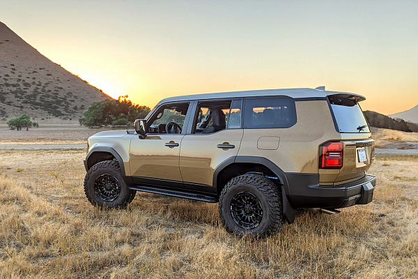 Фото дисков Black Rhino RIVAL Черный сатин на Toyota Land Cruiser Prado 250