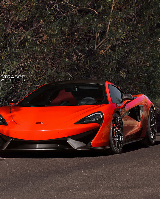 Фото дисков SM5R Deep Concave Monoblock Черный глянец на McLaren 570S