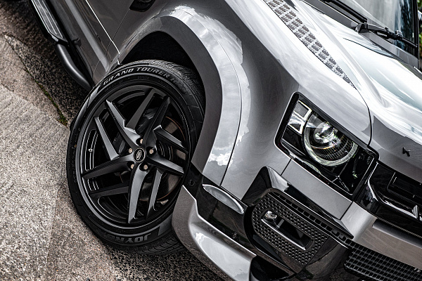 Фото дисков Kahn Type 52 RS Черный сатин на Land Rover Defender II