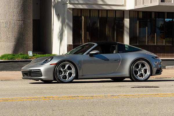 Фото дисков HRE 522 Серебро на Porsche 911 VIII