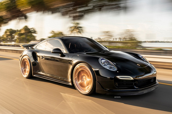 Фото дисков Strasse Wheels SB1 Deep Concave FS Сатиновое золото на Porsche 911 VII
