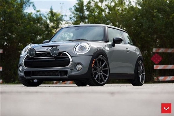 Фото дисков Vossen VFS-1 Сатиновый графит на MINI Cooper III