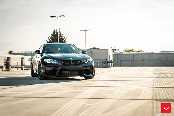Фото дисков Vossen VFS-10 Глянцевый графит на BMW 2/M2 (F22/F87)