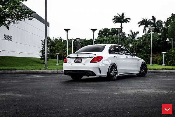Фото дисков Vossen VFS-2 Черный глянец на Mercedes-Benz C-Class (W205)