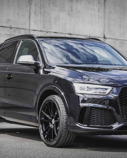 Фото дисков FF04 Черный глянец на Audi Q3 (8U)