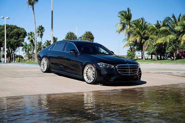 Фото дисков Strasse Wheels SV15 Deep Concave FS Глянцевый лак на Mercedes-Benz S-Class (W223)