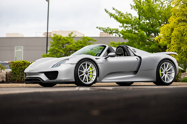 Фото дисков Brixton Forged R11-R Глянцевый лак на Porsche 918 Spyder