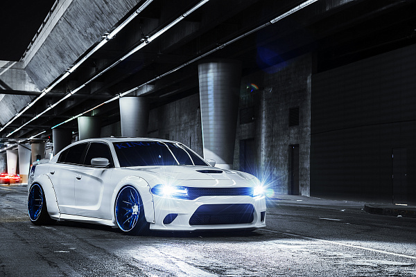 Фото дисков Savini SV63 Другой цвет на Dodge Charger VII