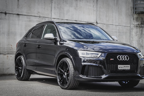 Фото дисков HRE FF04 Черный глянец на Audi Q3 (8U)