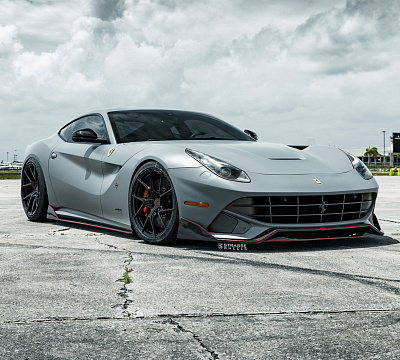 Фото дисков Strasse Wheels SM5RT Deep Concave Monoblock на Ferrari 812