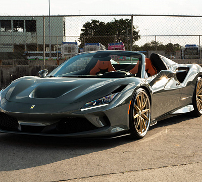 Фото дисков HRE S104SC на Ferrari F8