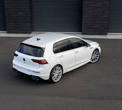 Фото дисков Bola FLS на Volkswagen Golf VIII