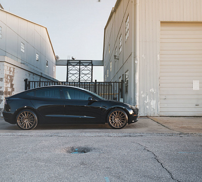 Фото дисков Vossen VFS-2 на Tesla Model 3