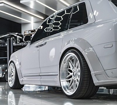 Фото дисков Anrky RS1 на Rolls-Royce Cullinan