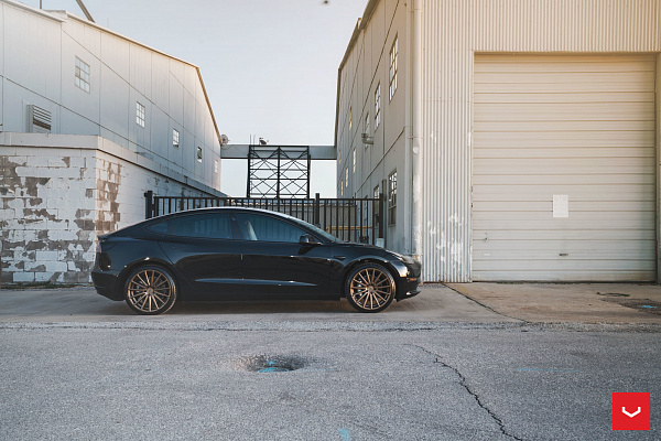 Фото дисков Vossen VFS-2 Сатиновая бронза на Tesla Model 3