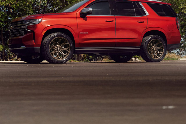 Фото дисков 4PLAY 4P83 Глянцевая бронза на Chevrolet Tahoe V