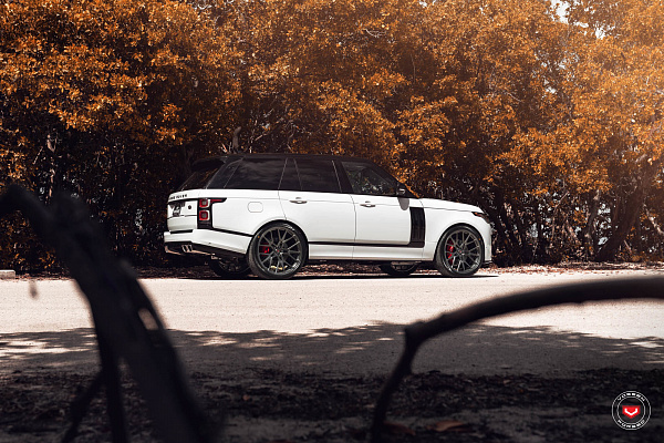 Фото дисков Vossen M-X3 Глянцевый темный лак на Land Rover Range Rover IV