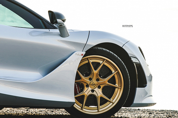 Фото дисков Strasse Wheels SM5R Deep Concave FS Сатиновое золото на McLaren 720S
