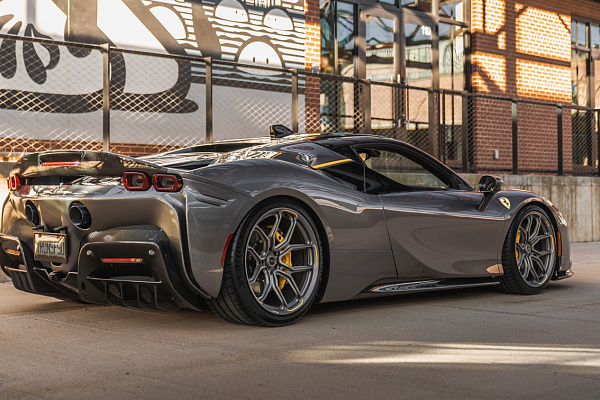 Фото дисков Brixton Forged CM5-RS Сатиновый графит на Ferrari SF90