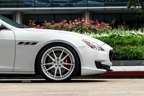 Фото дисков Strasse Wheels SV1 Deep Concave FS Глянцевый лак на Maserati Quattroporte VI