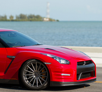 Фото дисков Vossen VFS-2 на Nissan GT-R