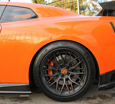 Фото дисков Strasse Wheels SV10M Deep Concave FS на Nissan GT-R