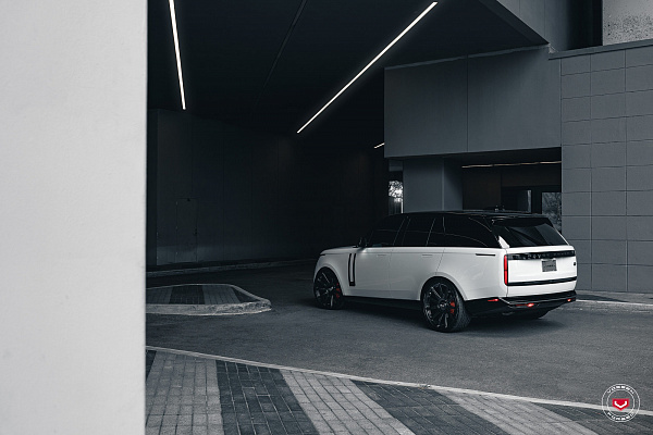 Фото дисков Vossen S17-12 Черный глянец на Land Rover Range Rover V