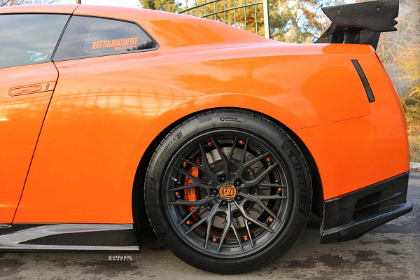 Фото дисков Strasse Wheels SV10M Deep Concave FS Другой цвет на Nissan GT-R