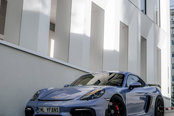 Фото дисков Brixton Forged PF7-RS Черный сатин на Porsche Cayman III