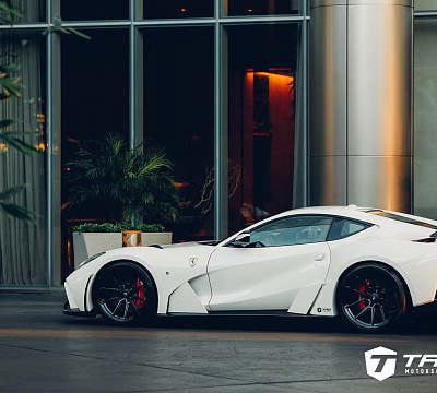Фото дисков NOVITEC NF10 на Ferrari 812