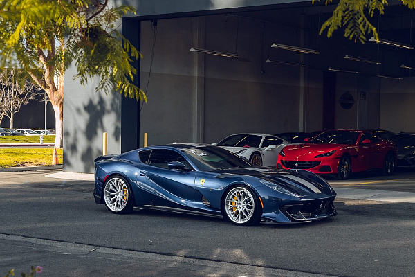 Фото дисков Anrky AN30 Глянцевый лак на Ferrari 812