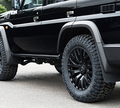 Фото дисков Kahn G22 DC на Toyota Land Cruiser 70