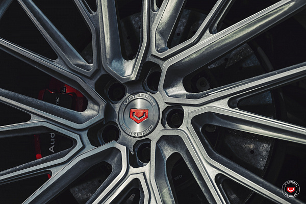 Фото дисков Vossen EVO-5 Глянцевый лак на Audi Q8