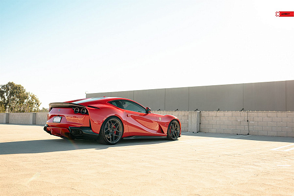 Фото дисков Anrky S1-X4 Глянцевый темный лак на Ferrari 812