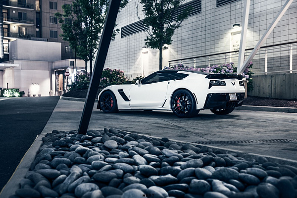 Фото дисков BC Forged HCA162 Черный матовый на Chevrolet Corvette C7