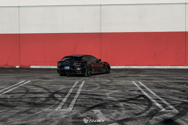Фото дисков Anrky RS5.1 Черный глянец на Ferrari GTC4Lusso