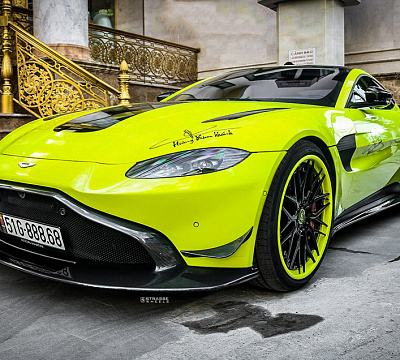 Фото дисков Strasse Wheels SV10M Deep Concave FS на Aston Martin Vantage 2