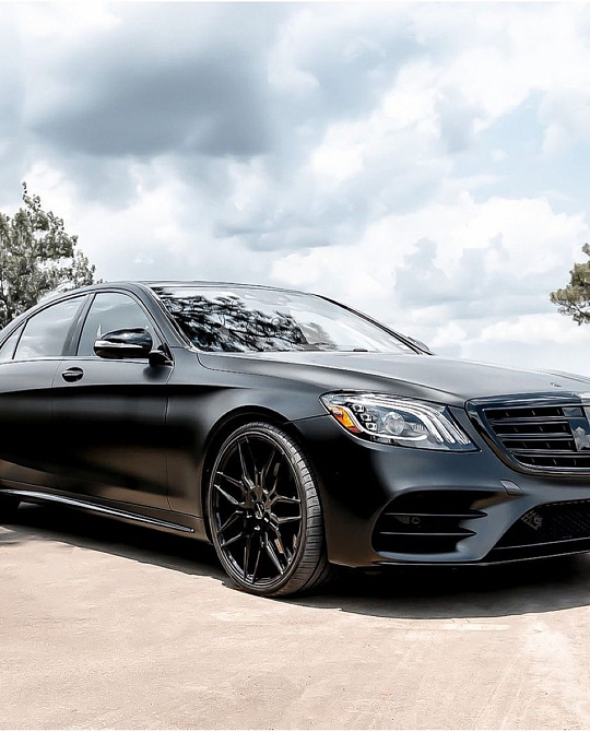 Фото дисков Bogota Черный глянец на Mercedes-Benz S-Class (W222, C217)