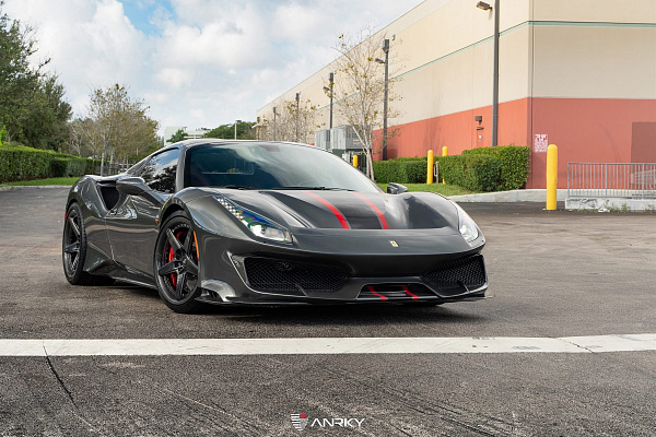 Фото дисков Anrky RS5.3 Глянцевый темный лак на Ferrari 812