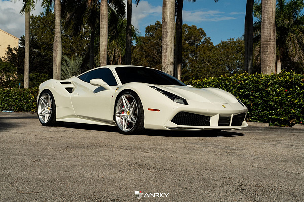 Фото дисков Anrky S1-X3 Глянцевый лак на Ferrari 488