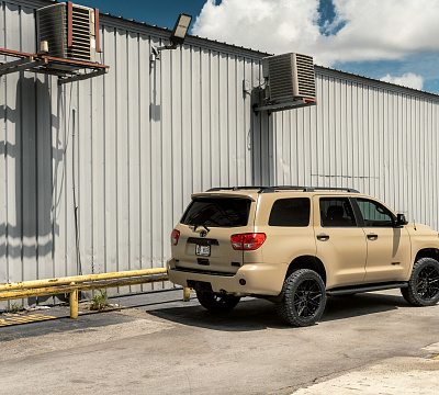 Фото дисков Vossen HF-7 на Toyota Sequoia II