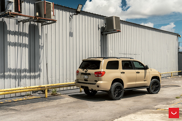 Фото дисков Vossen HF-7 Черный глянец на Toyota Sequoia II