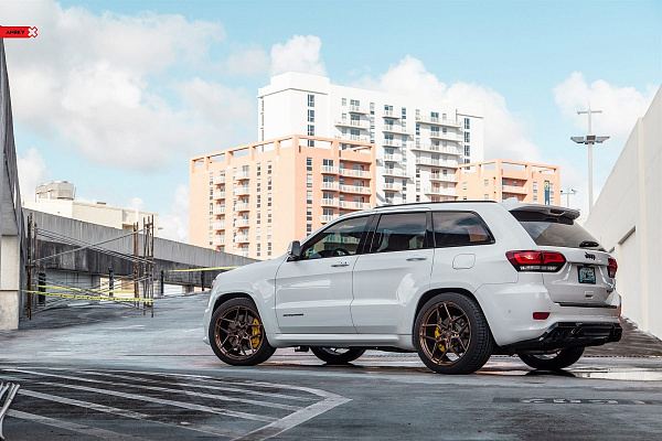 Фото дисков Anrky S1-X4 Глянцевая бронза на Jeep Grand Cherokee IV
