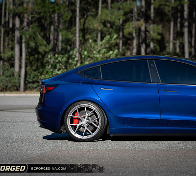 Фото дисков BC Forged KL01 на Tesla Model 3