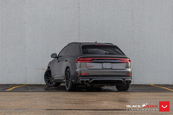 Фото дисков Vossen HF-4T Черный глянец на Audi Q8