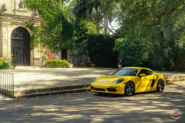 Фото дисков Vossen CG-210 Сатиновый графит на Porsche Cayman III