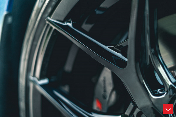 Фото дисков Vossen HF-5 Черный глянец на Chevrolet Camaro VI