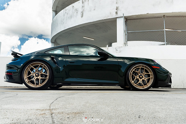Фото дисков Anrky S3-X4 Глянцевое темное золото на Porsche 911 VIII